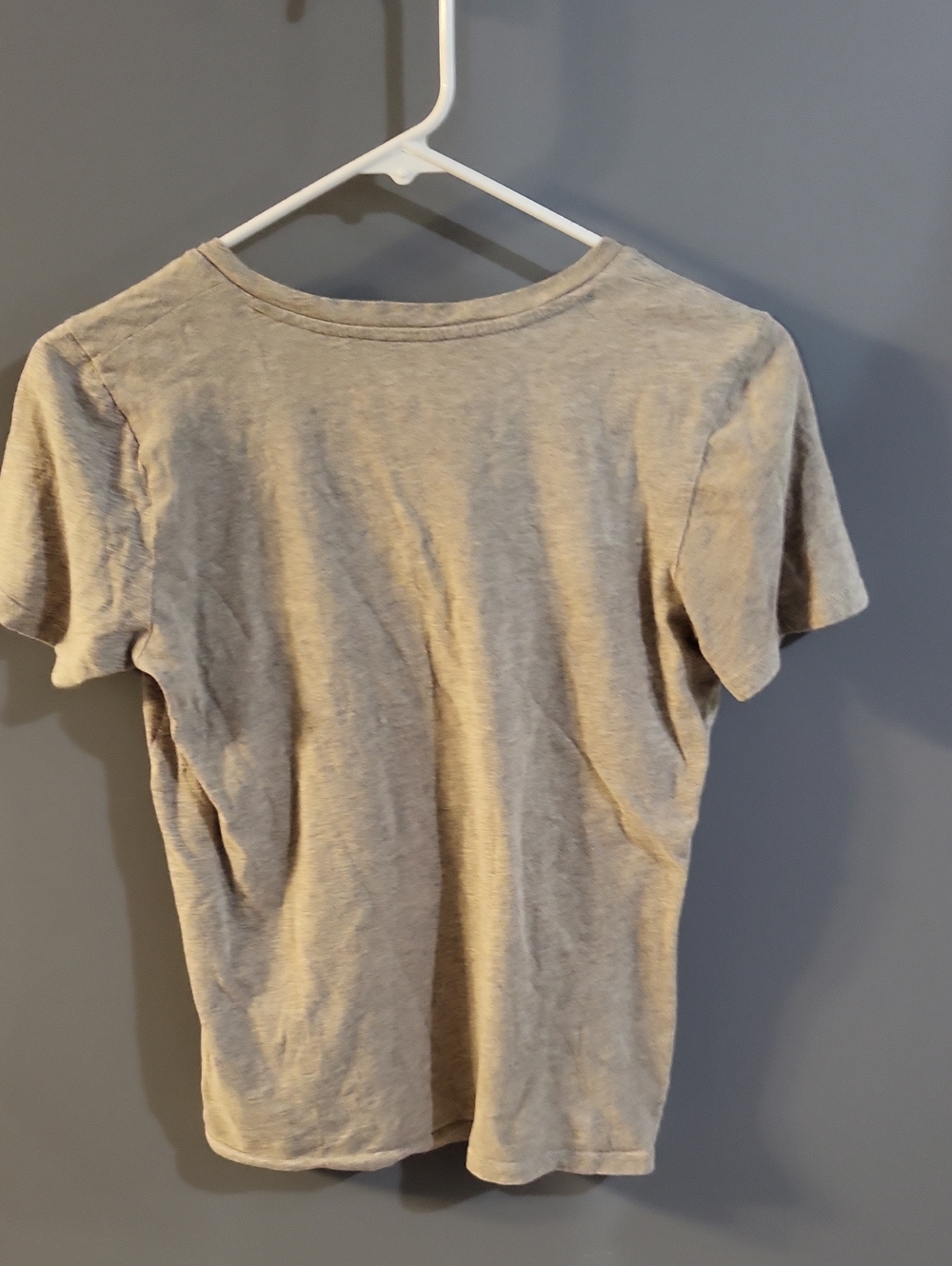 Everlane V-neck - Picture 3 of 4